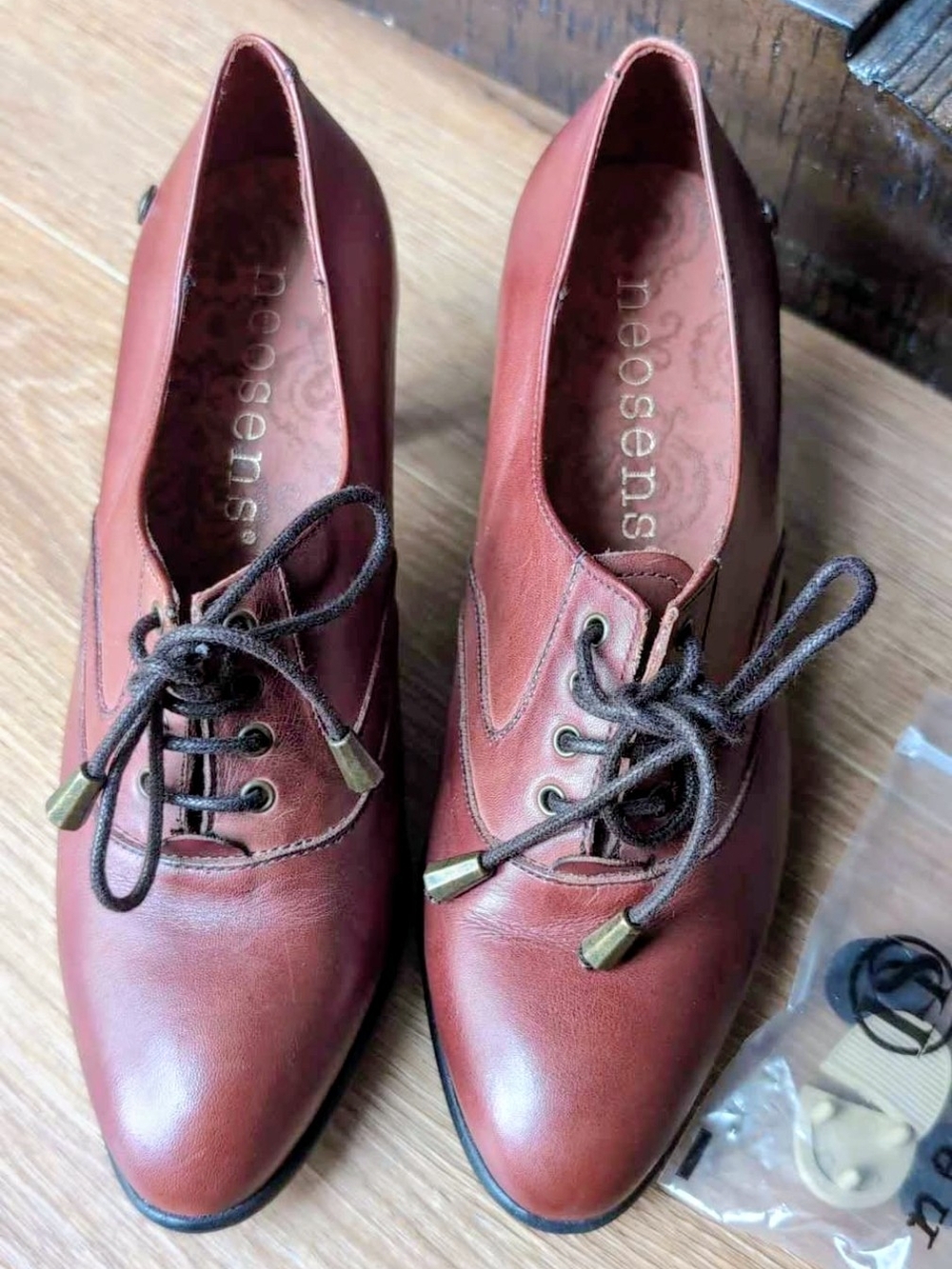 Neosens Women's Burgundy Leather Lace-Up Ankle Booties